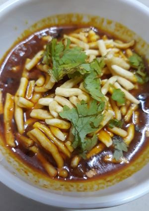 A picture of Kathiyawadi Sev Tomato sabzi.