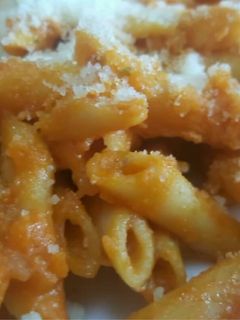 Una foto de Macarrones con chorizo y zanahoria en thermomix