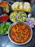 Baroda's famous Mahakali Sev-usal