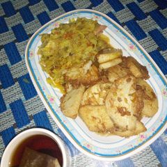 A picture of Golden yam with cabbage sauce.