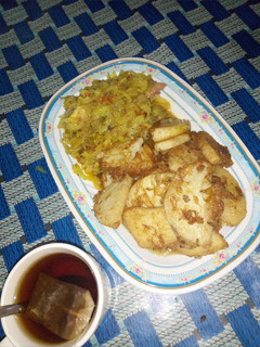 A picture of Golden yam with cabbage sauce.
