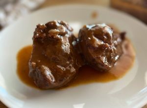 Foto principal de Carrilleras de cerdo al vino tinto ¡fácil y lucida! - Receta de batch cooking