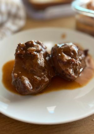 Una foto de Carrilleras de cerdo al vino tinto ¡fácil y lucida! - Receta de batch cooking