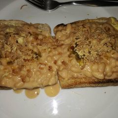A picture of Gourmet vegan beans on toast.