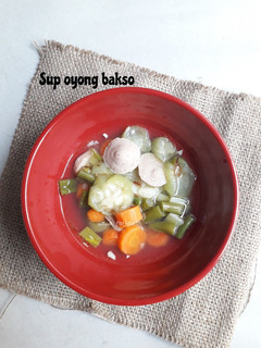 Foto resep Sup oyong bakso