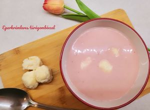 Eperkrémleves túrógombóccal 🍓 - cukormentes recept fotója