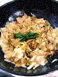 Maltagliati con crema di melanzane e granella di pistacchi