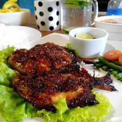 A picture of Ikan bawal bakar nyaman (pakai teflon).