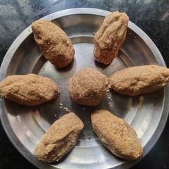 A picture of Nutrition Balls Homemade Health mix.