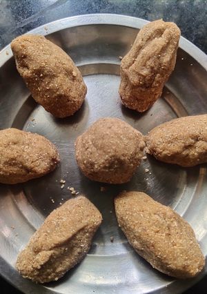 A picture of Nutrition Balls Homemade Health mix.