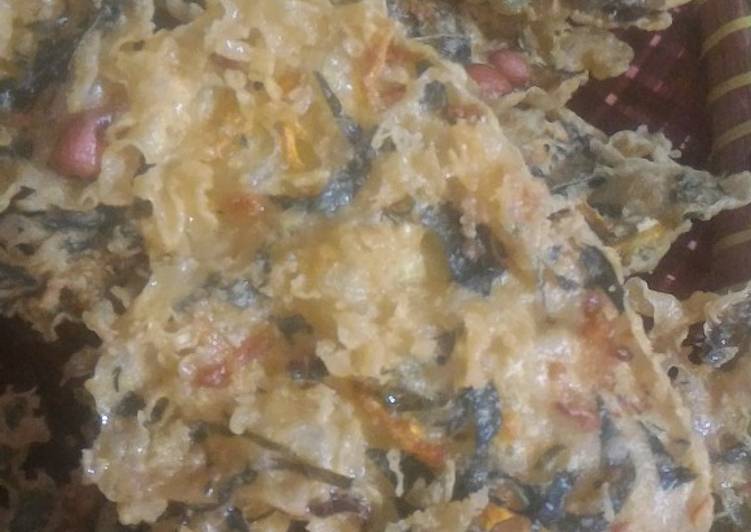 Rempeyek Sayur (bayam, wortel)
