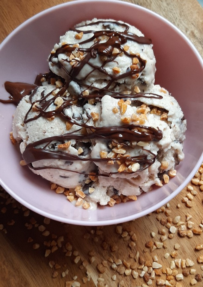 Una foto de Helado de plátano casero