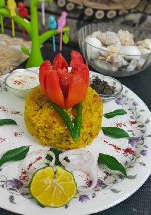 A picture of Yellow rice (tahari).