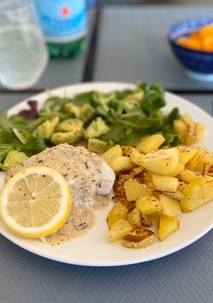 Una foto de Pescado con Salsa Cremosa de Limón