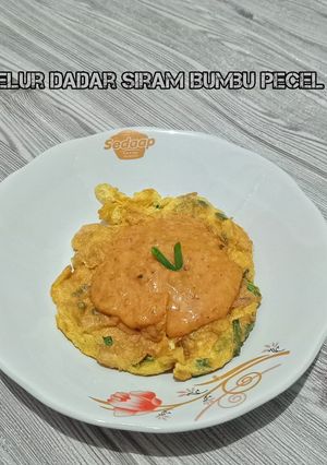 Foto resep Telur Dadar Siram Bumbu Pecel