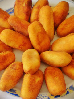 Una foto de Croquetas de berenjena y langostinos