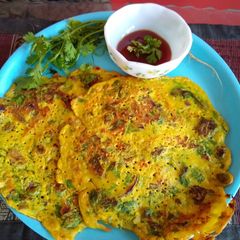 A picture of Spinach gramflour cheela.