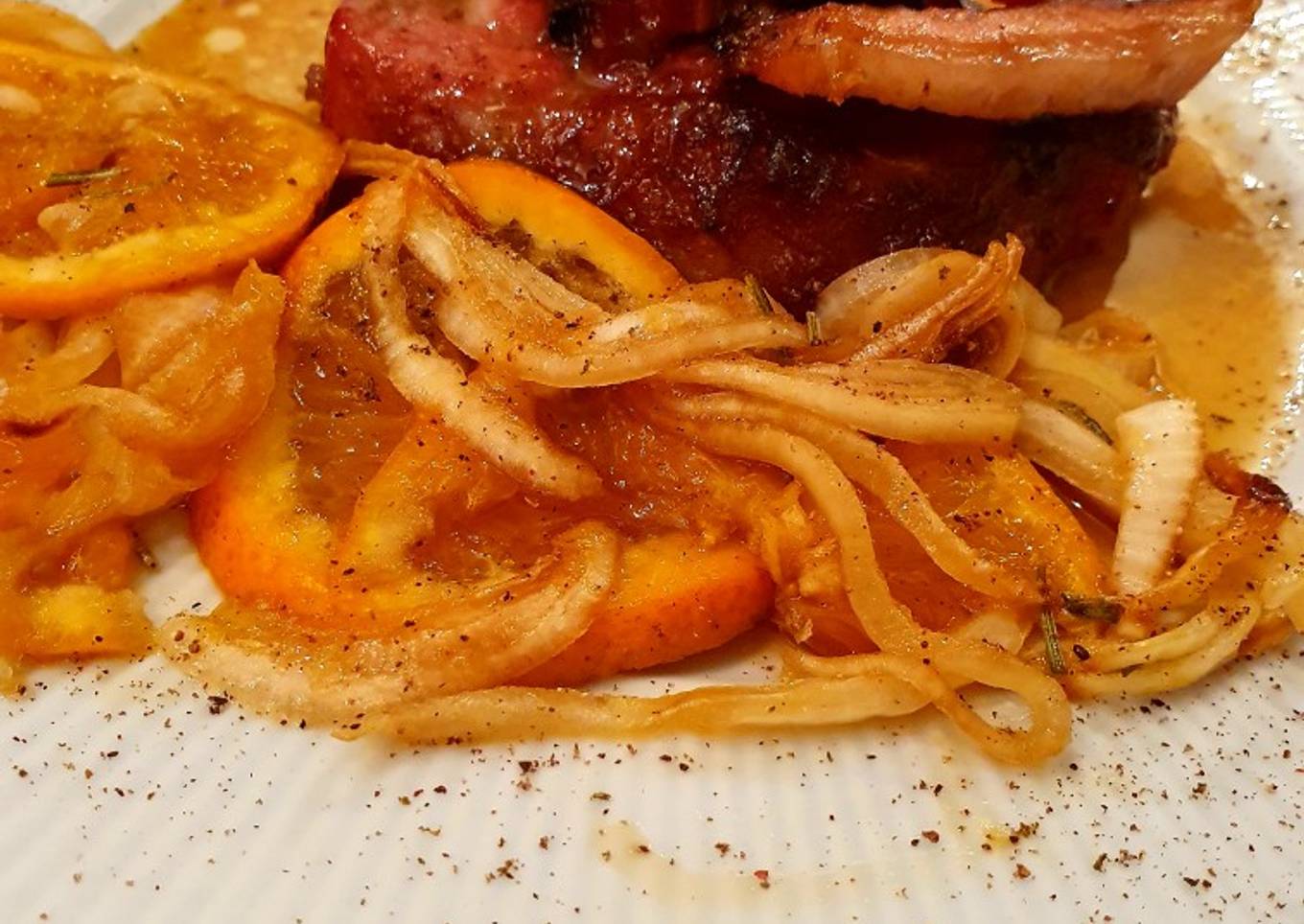 Bondiola con salsa de naranjas