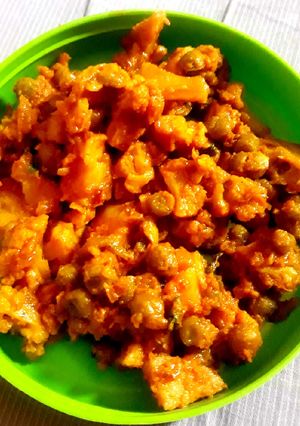 A picture of Aloo Gobhi Matar.