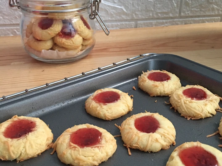 Easy Ways Make Recipes Thumbprint Cookies with Strawberry Jam the Can Spoil the Tongue Make You Drink.