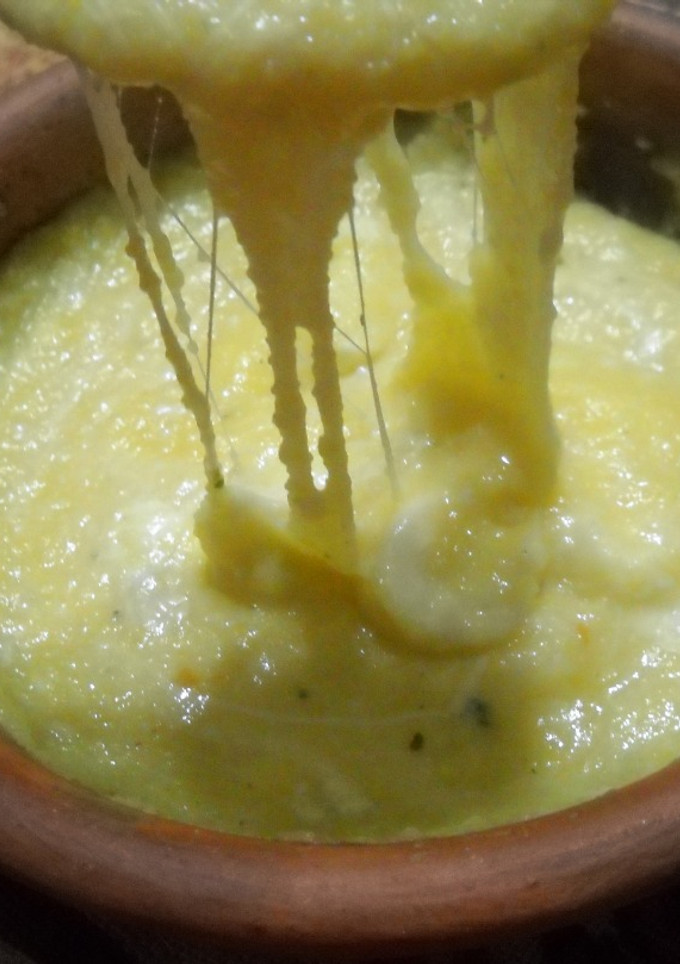 Una foto de Polenta a los cuatro (4) quesos