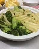 Nui xào súp lơ, thịt bò