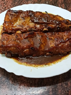 Una foto de Costillas en salsa de miel y mostaza