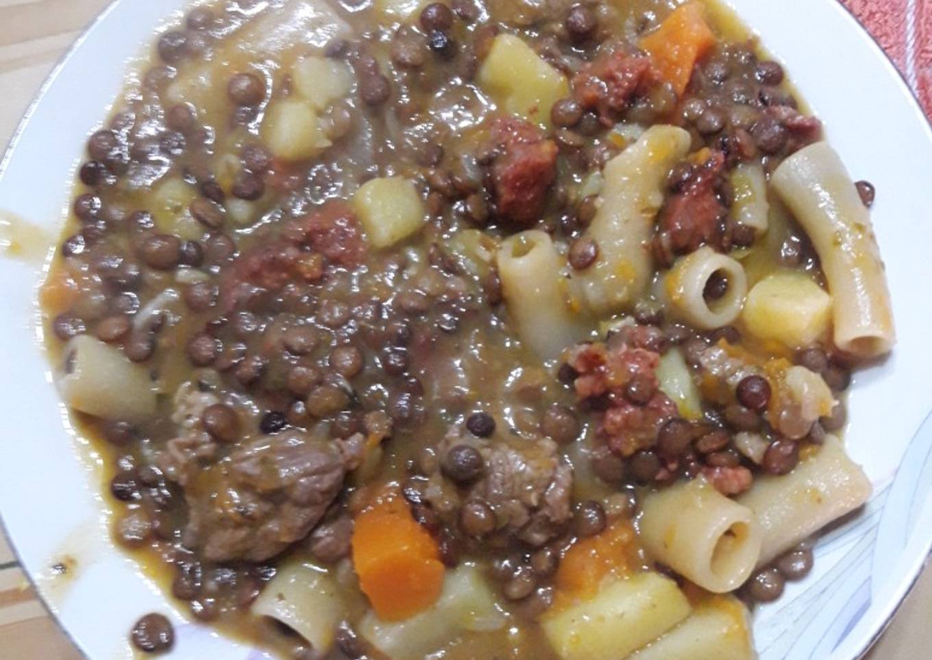 GUISO DE LENTEJAS TREMENDO (rinde muchas porciones)