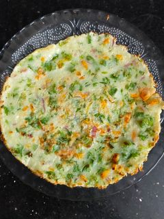 ரவை ஆம்லெட் தோசை(rava omelette recipe in tamil) செய்முறை முக்கிய புகைப்படம்