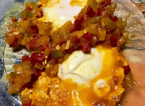 Una foto de Shakshuka (huevos estilo Marroquí)