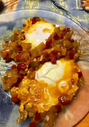Una foto de Shakshuka (huevos estilo Marroquí)