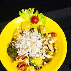 A picture of #Cheese Diet Salad.
