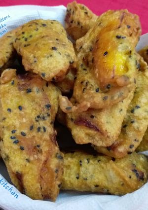A picture of Banana Fritters (Ethakka Appam Or Pazham Pori).