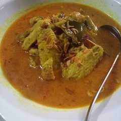 A picture of Kari ayam.