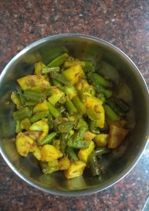 A picture of Aloo beans ki sabji.