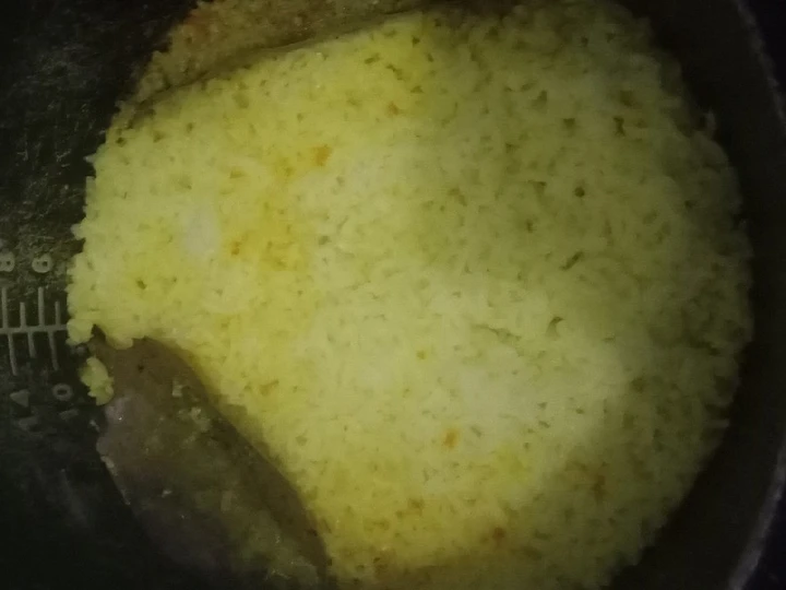 Langkah Mudah untuk Membikin Resep  Nasi kuning praktis tisss 😉😉😉 yang Menggugah Selera, Enak Banget