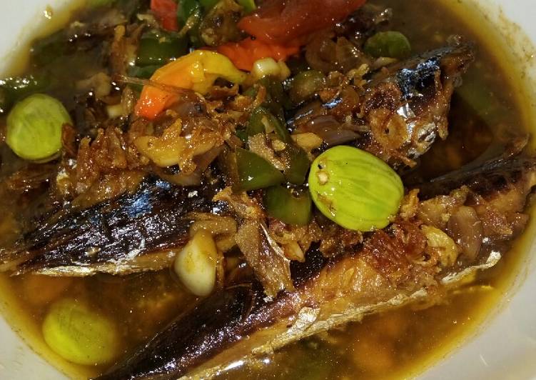 Resep Ikan pindang bumbu kecap Lezat