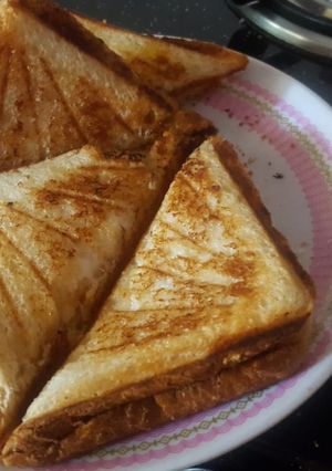 A picture of Malai Toast.