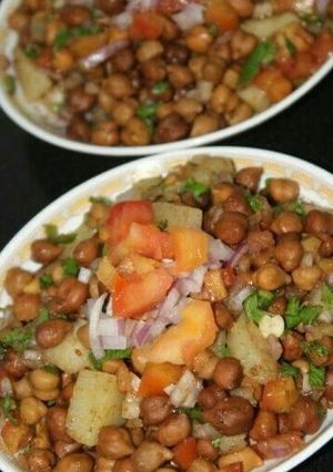 A picture of Chana masala.