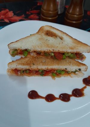 A picture of Barbeque Peas Sandwich.