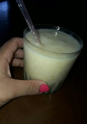 Una foto de Licuado de banana, pera y manzana
