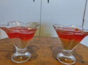 Una foto de cheesecake con gelatina