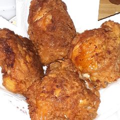 A picture of Southern fried chicken.