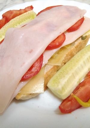 Foto principal de Tostada de pavo & verduras de la huerta