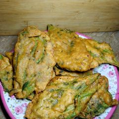 A picture of Spinach Pakoras.