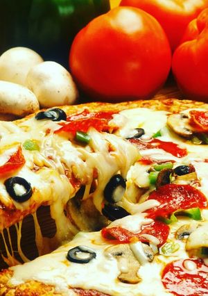 A picture of Veg pizza without oven.