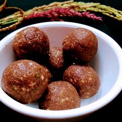 A picture of Chocolate balls.