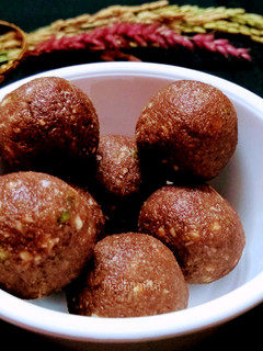 A picture of Chocolate balls.