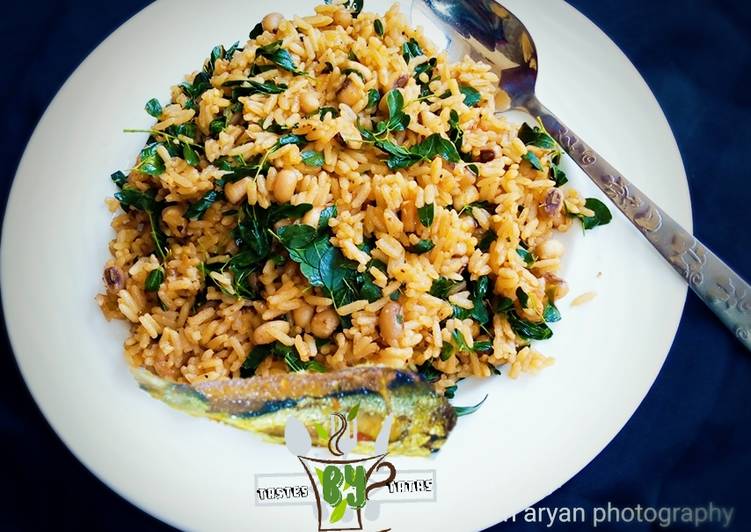 Recipe of Quick Local Jollof Rice with moringa