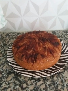 Una foto de Torta integral con peras y manzanas!!